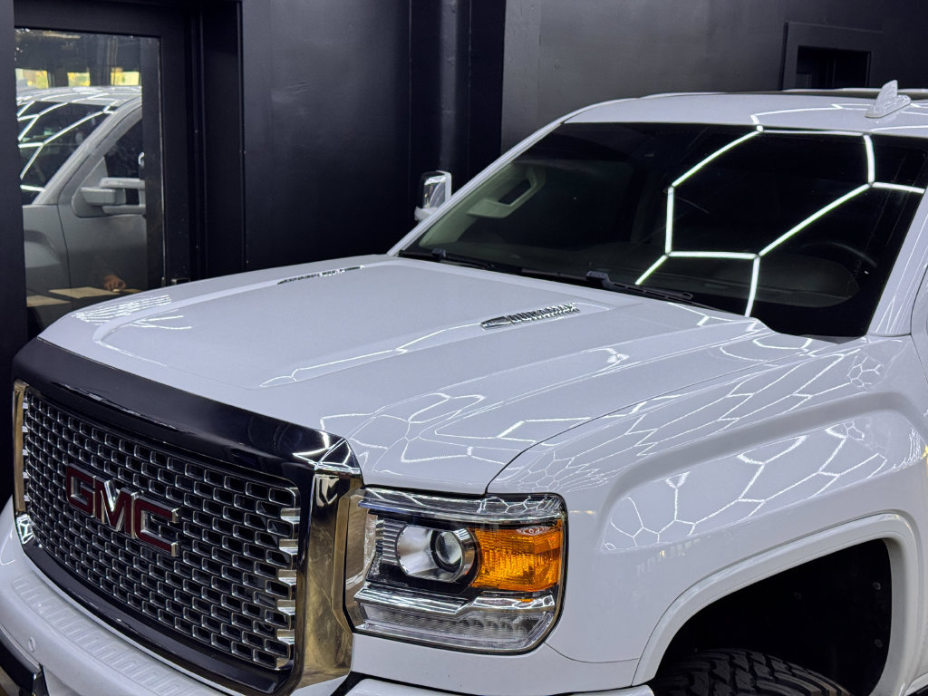 Used 2016 GMC Sierra 2500 Denali w/ Duramax Plus Package AWD/4WD image 7