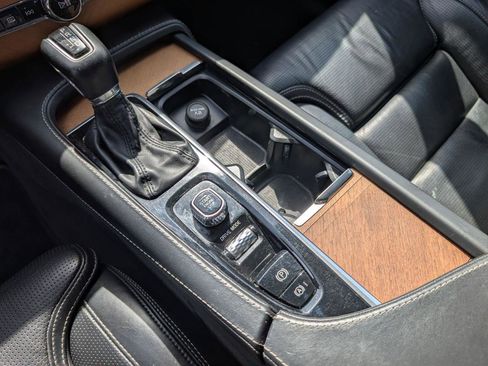 Used 2020 Volvo XC90 T6 Inscription image 24