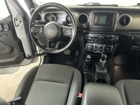 Used 2018 Jeep Wrangler Unlimited Sport S AWD/4WD image 17