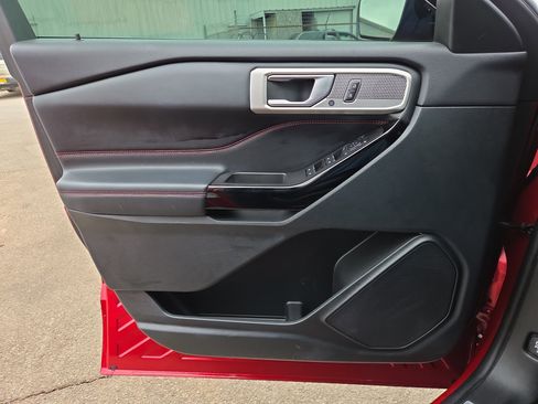 Used 2023 Ford Explorer ST-Line w/ Class IV Trailer Tow Package image 19