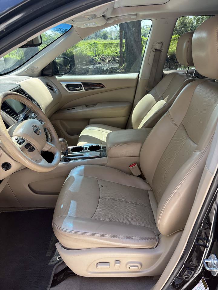 Used 2015 Nissan Pathfinder Platinum FWD image 12