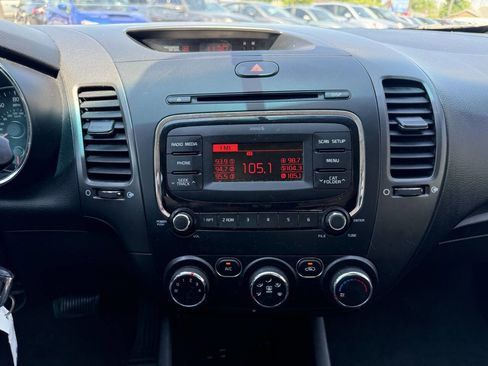 Used 2017 Kia Forte LX FWD image 23