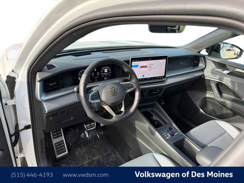 New 2026 Volkswagen Tiguan SE R-Line AWD/4WD image 2