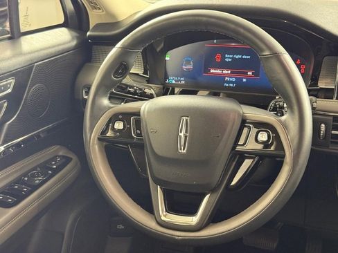 Used 2023 Lincoln Corsair Reserve w/ Towing Package image 15