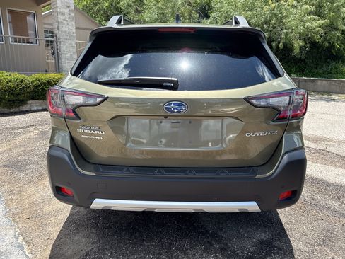 Used 2025 Subaru Outback Limited AWD/4WD image 4