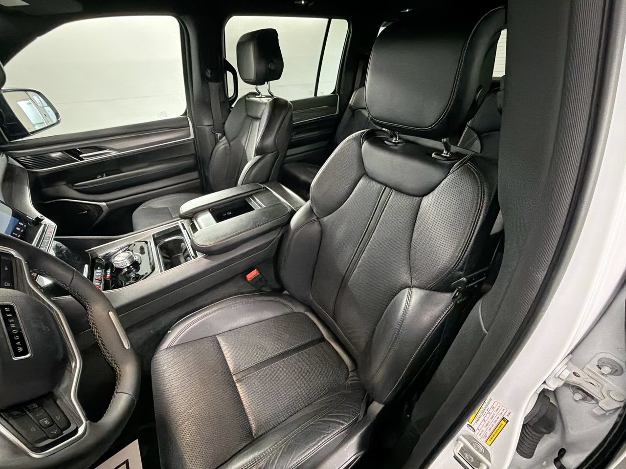 Used 2024 Jeep Wagoneer Series II w/ Flexible Seating Group RWD image 19