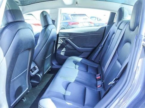 Used 2018 Tesla Model 3 Mid Range image 17