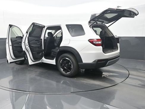 Certified 2025 Honda Pilot EX-L image 35