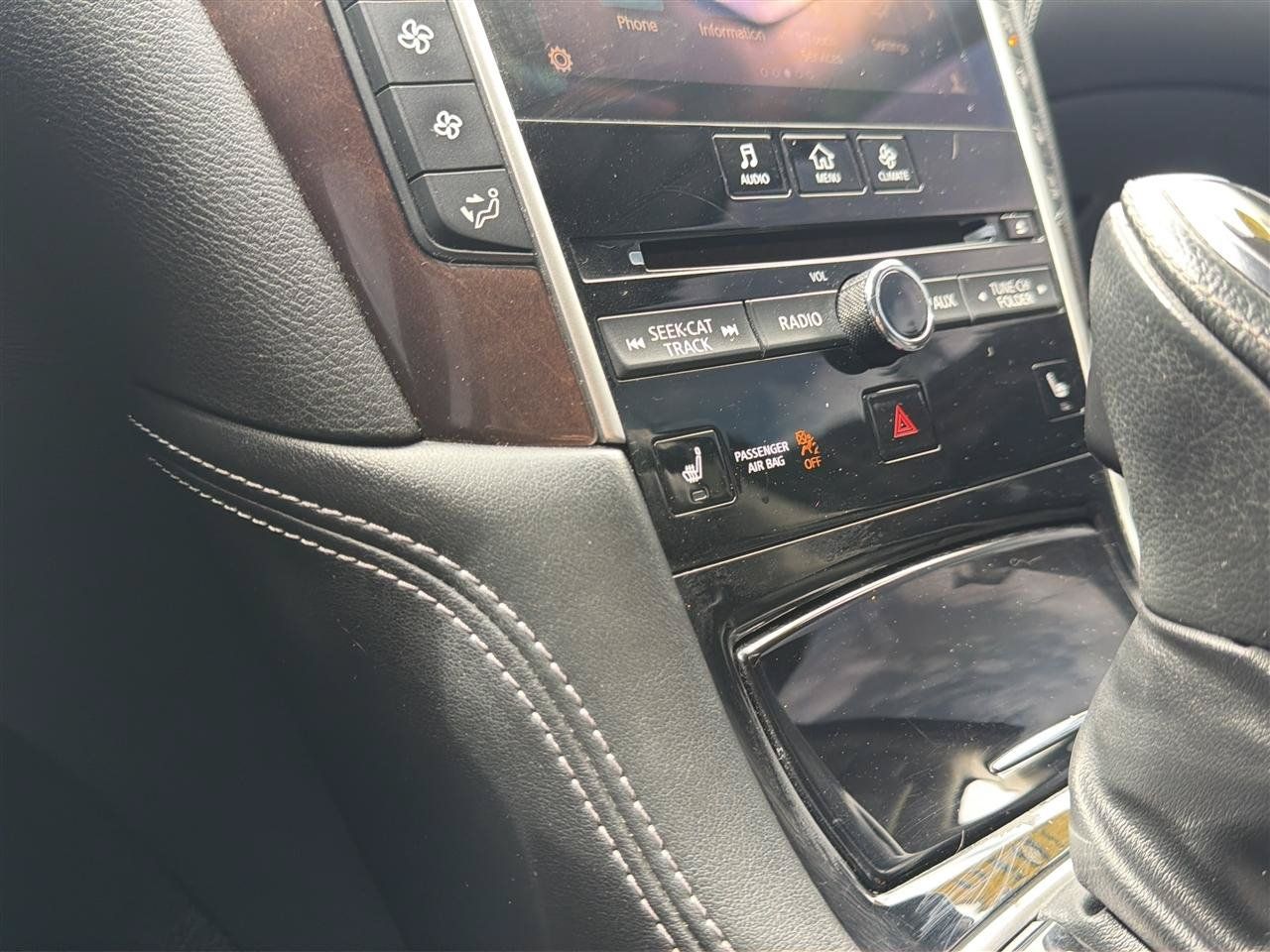 Used 2018 INFINITI Q50 Luxe w/ Essential Package (3.0T Luxe) AWD/4WD image 29