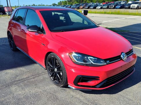 Used 2019 Volkswagen Golf 4-Door AWD/4WD image 7