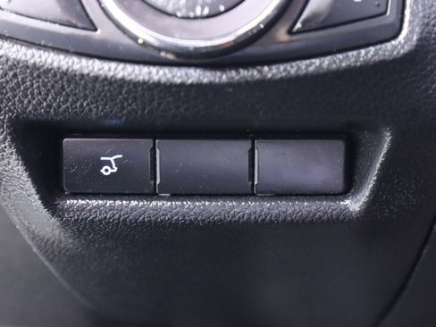 Used 2018 Ford Explorer XLT w/ Equipment Group 201A AWD/4WD image 11