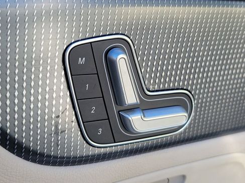 Used 2022 Mercedes-Benz GLB 250 image 19