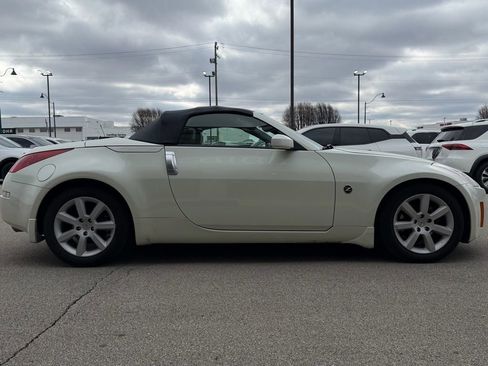 Used 2004 Nissan 350Z Touring image 9