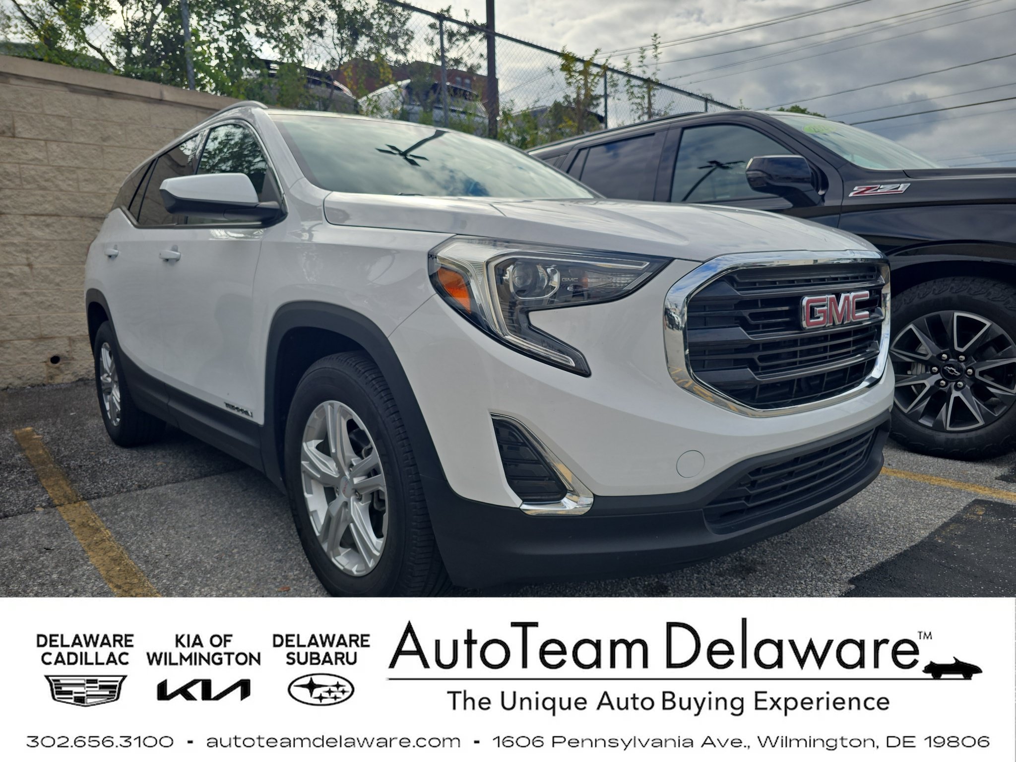 Used 2020 GMC Terrain SLE w/ Driver Convenience Package FWD image 1