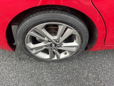 Used 2017 Hyundai Elantra Limited w/ Limited Ultimate Package 05 FWD image 9
