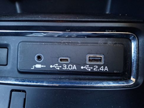 Used 2025 Subaru Ascent Premium image 23