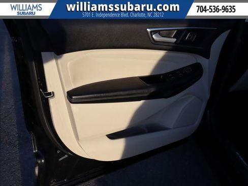 Used 2015 Ford Edge Titanium w/ Equipment Group 301A image 17