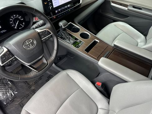 Used 2024 Toyota Sienna XLE image 10
