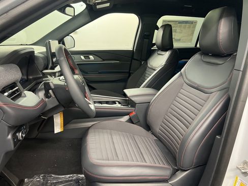 New 2026 Ford Explorer ST-Line w/ ST-Line Street Pack image 27