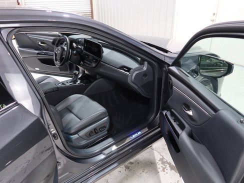 Used 2025 Lexus ES 300h F Sport w/ Accessory Package (Z2) FWD image 12