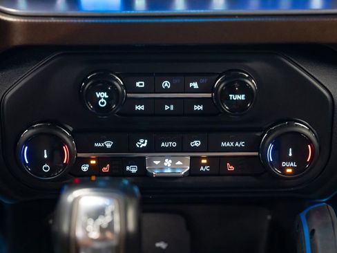 Used 2022 Ford Bronco Outer Banks image 12