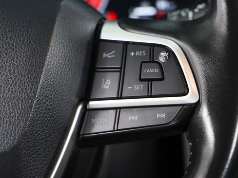 Used 2023 Toyota Highlander Limited FWD image 14