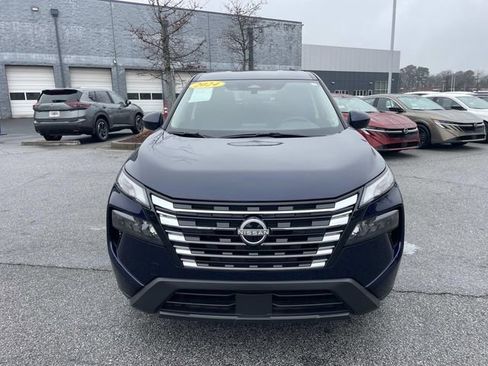 Certified 2025 Nissan Rogue SV image 9