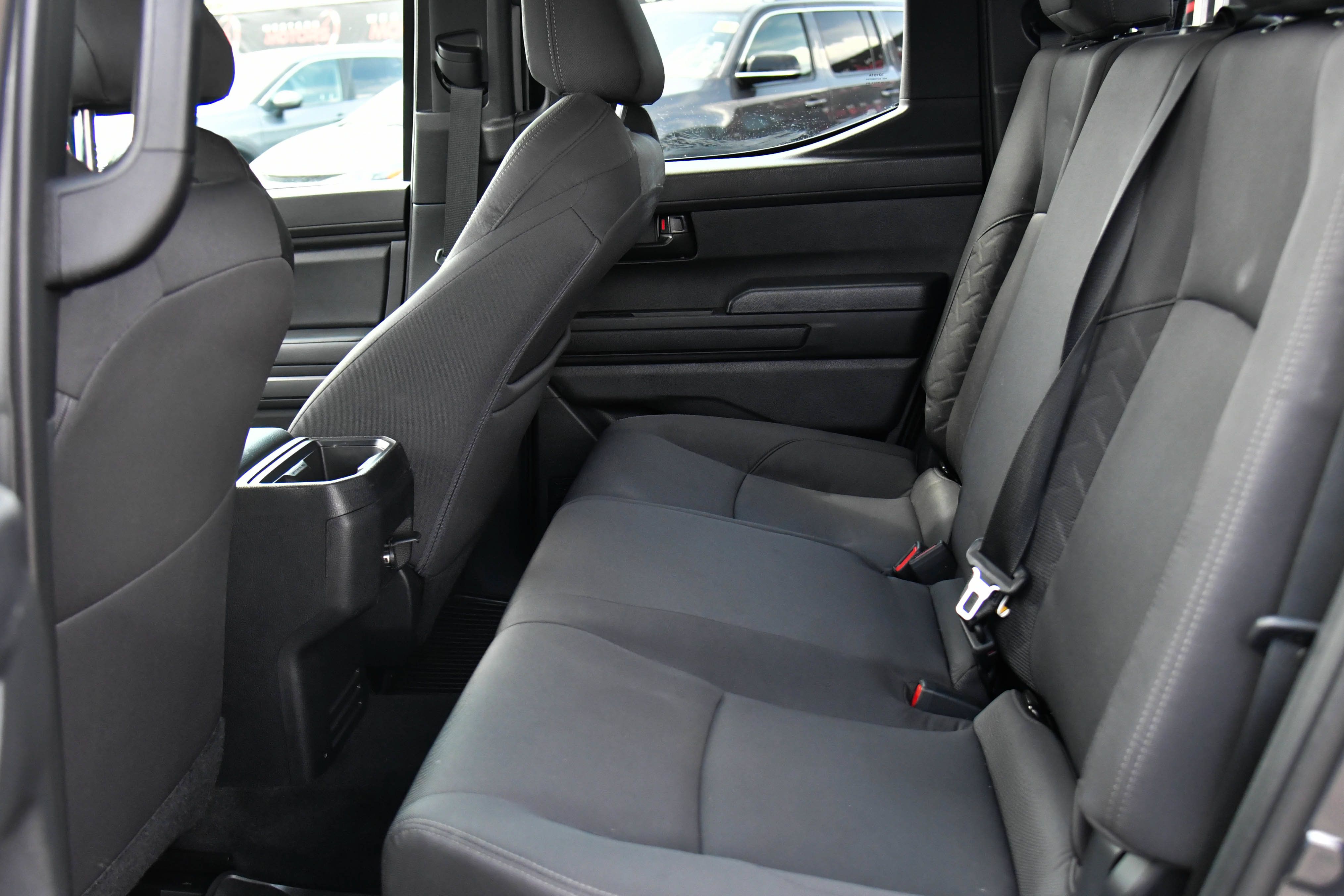 Used 2025 Toyota Tacoma SR5 AWD/4WD image 37