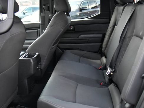 Used 2025 Toyota Tacoma SR5 AWD/4WD image 37