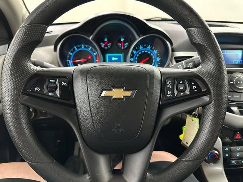 Used 2014 Chevrolet Cruze LS FWD image 36