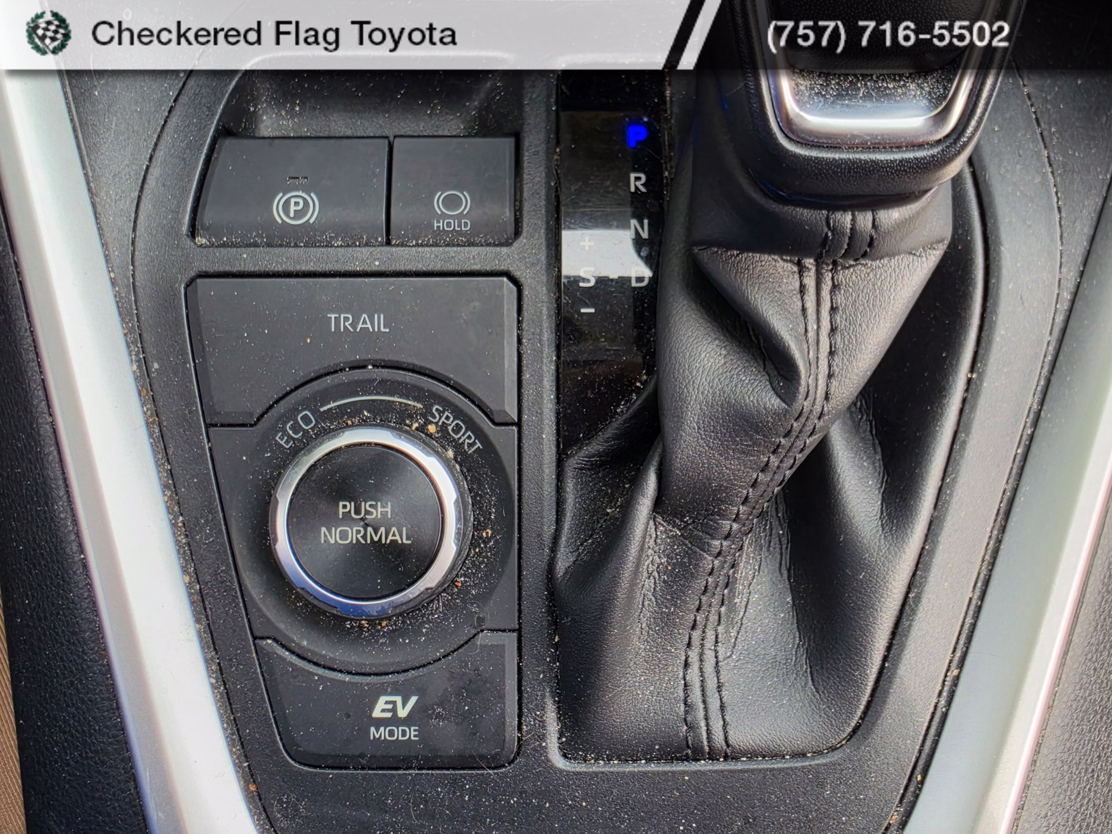 Used 2021 Toyota RAV4 XLE w/ Convenience Package AWD/4WD image 18