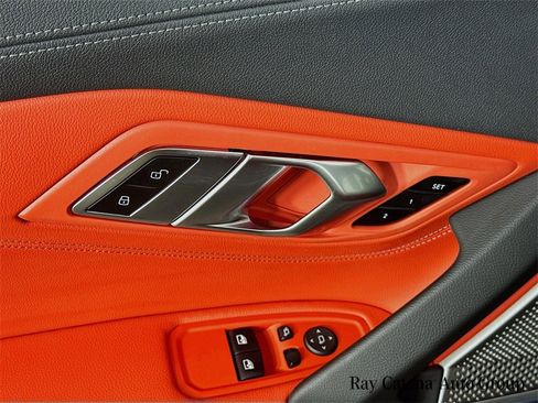 Used 2022 BMW Z4 M40i w/ Premium Package image 18