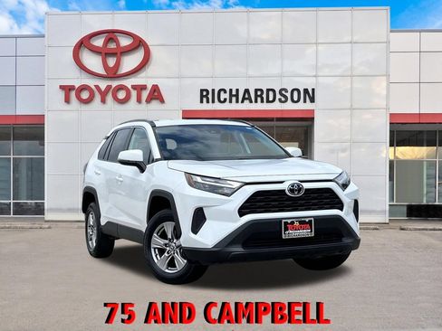 Used 2025 Toyota RAV4 XLE FWD image 2
