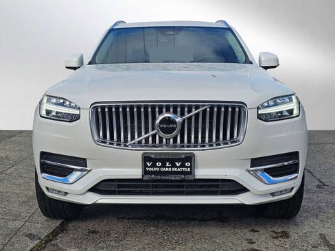 Used 2024 Volvo XC90 B5 Core w/ Protection Package Premier image 8