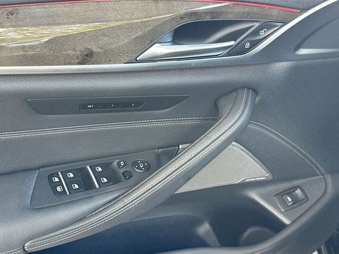 Used 2023 BMW 530i w/ Executive Package image 18