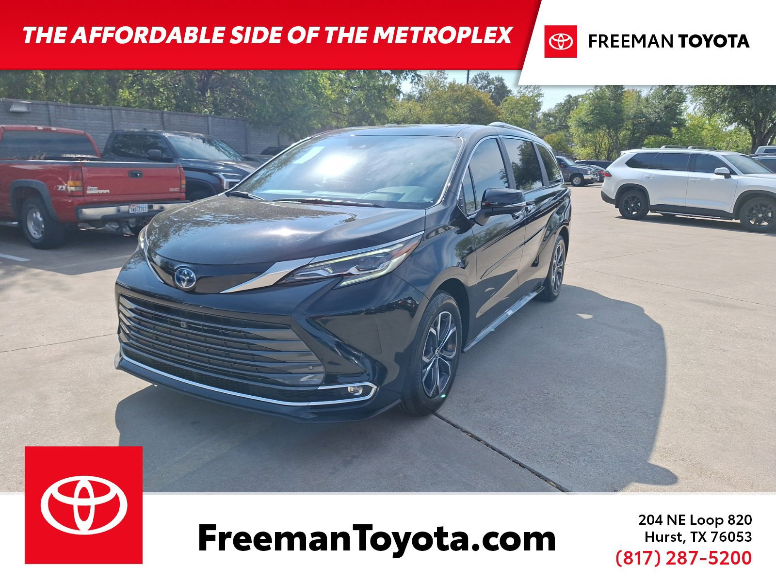 Used 2025 Toyota Sienna Platinum AWD/4WD image 1