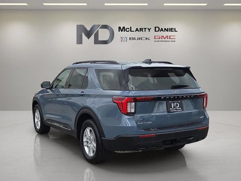 Used 2025 Ford Explorer Active AWD/4WD image 13