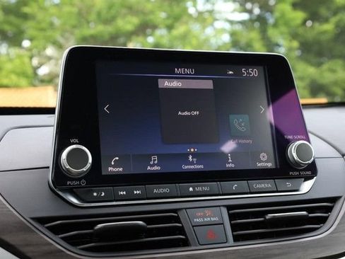 Certified 2025 Nissan Altima 2.5 SV FWD image 11