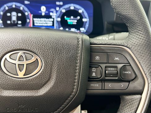 Used 2025 Toyota Tacoma TRD Sport image 19