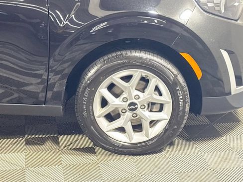 Used 2025 Kia Soul LX w/ LX Technology Package FWD image 22