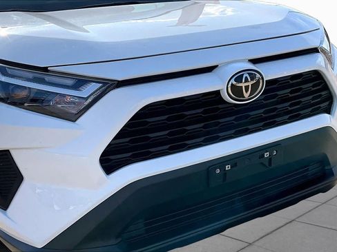 Used 2025 Toyota RAV4 XLE AWD/4WD image 28