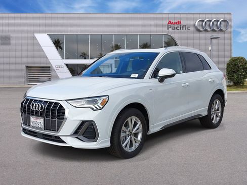 Certified 2025 Audi Q3 2.0T Premium w/ Convenience Package AWD/4WD image 1