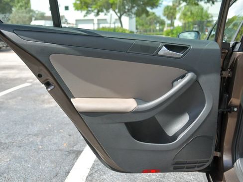 Used 2014 Volkswagen Jetta S image 10