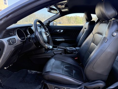 Used 2019 Ford Mustang Premium image 32