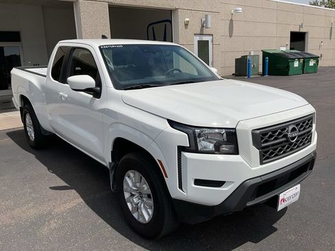 Used 2023 Nissan Frontier SV w/ Technology Package AWD/4WD image 3