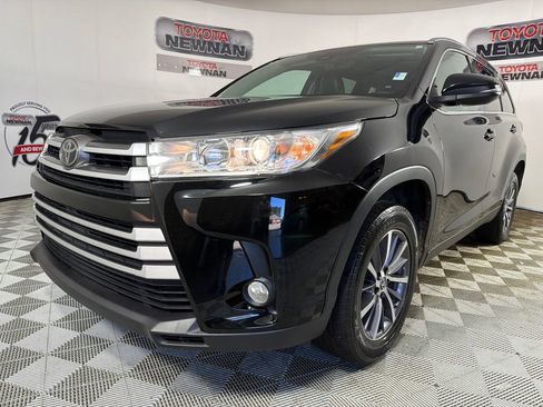 Used 2019 Toyota Highlander XLE image 9