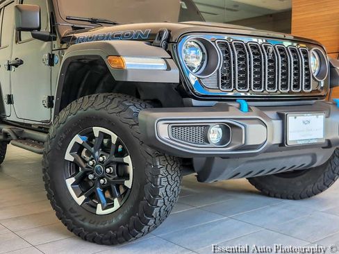 Used 2024 Jeep Wrangler Unlimited Rubicon 4xe w/ Technology Group AWD/4WD image 2