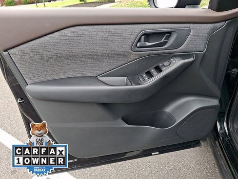 Used 2023 Nissan Rogue S AWD/4WD image 13