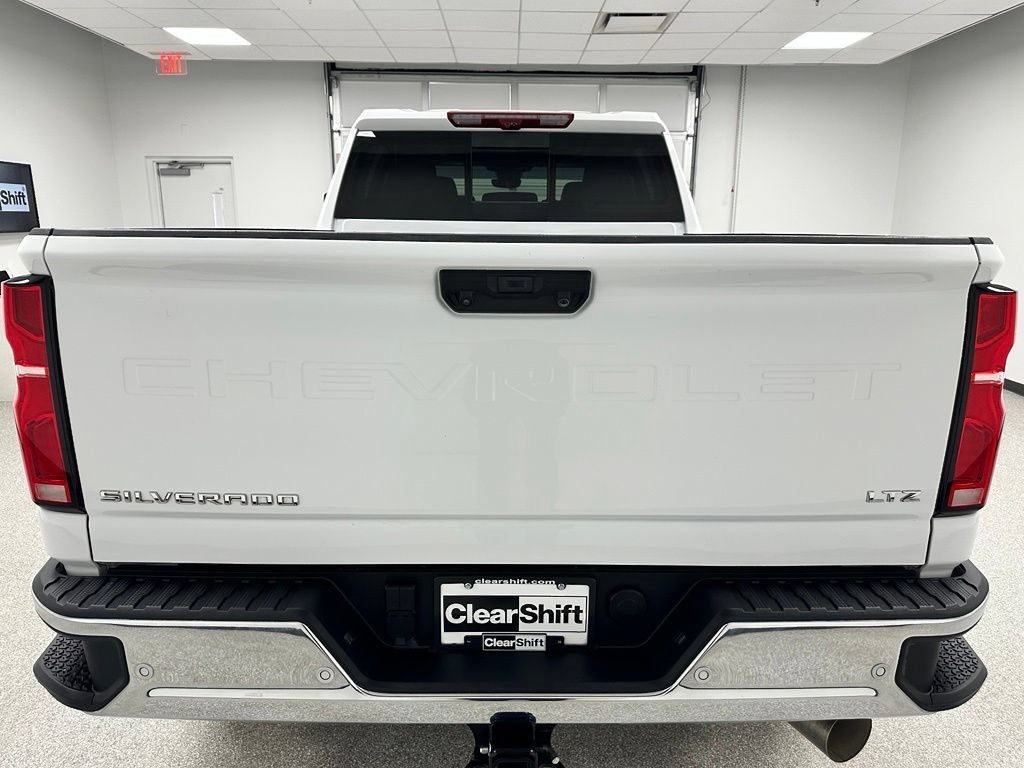 Used 2026 Chevrolet Silverado 2500 LTZ w/ LTZ Premium Package AWD/4WD image 8