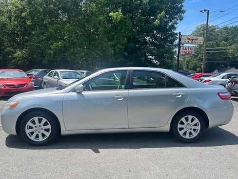 Used 2007 Toyota Camry XLE FWD image 2